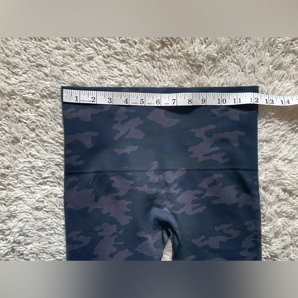 Spanx leggings size medium camouflage multi colored - Picture 4 of 10